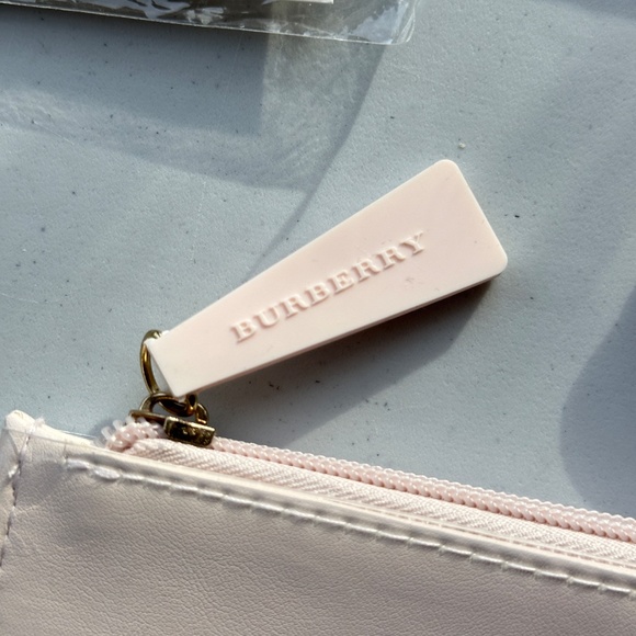 Burberry Chanel Miu Miu Cosmetics Beauty Gift Set Bundle Mirror Pouch Hair Clips - Picture 6 of 8